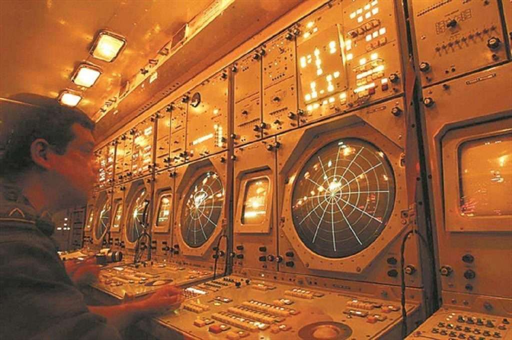 Ραντάρ: Τα άγρυπνα μάτια των χειριστών που βρίσκονται σε εγρήγορση την ώρα της κρίσης