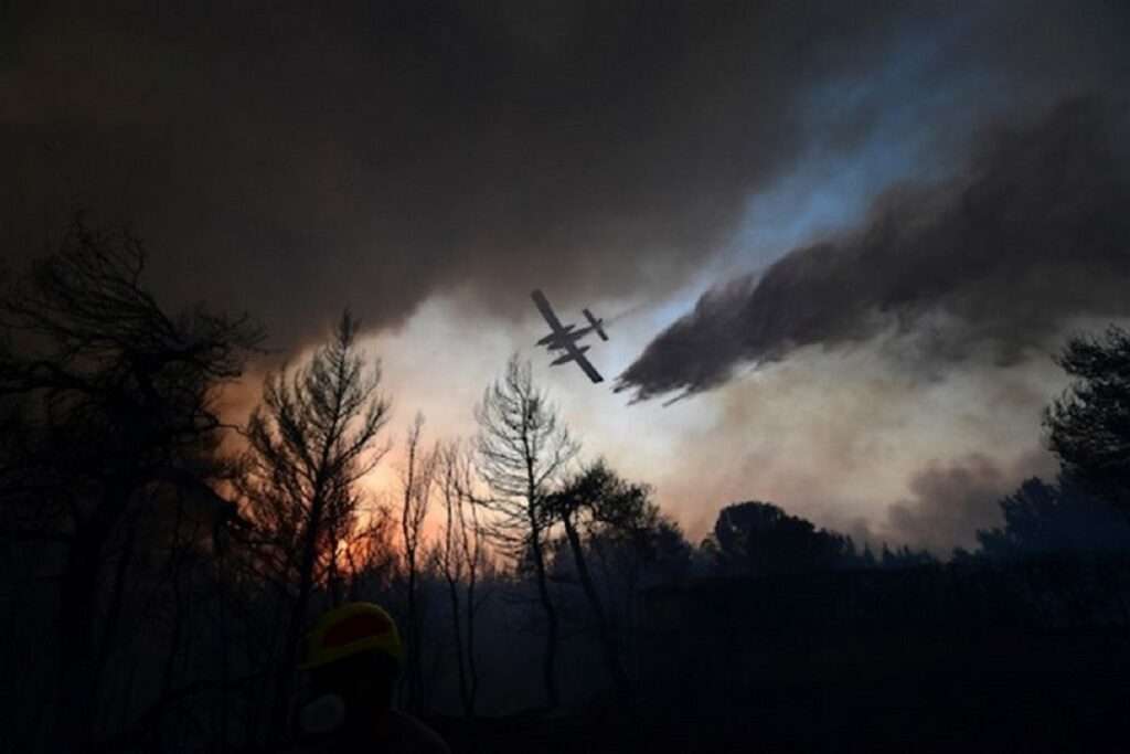 Κυβέρνηση Μητσοτάκη | Το Μαξίμου αγνόησε προειδοποιήσεις ειδικών για τις πυρκαγιές