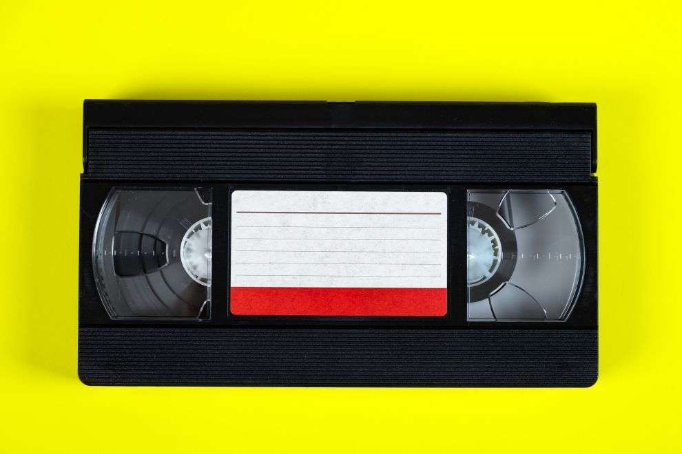 Βιντεοκασέτα | Πώς ήταν να έχεις βιντεοκλάμπ τα Χριστούγεννα των '90s; 