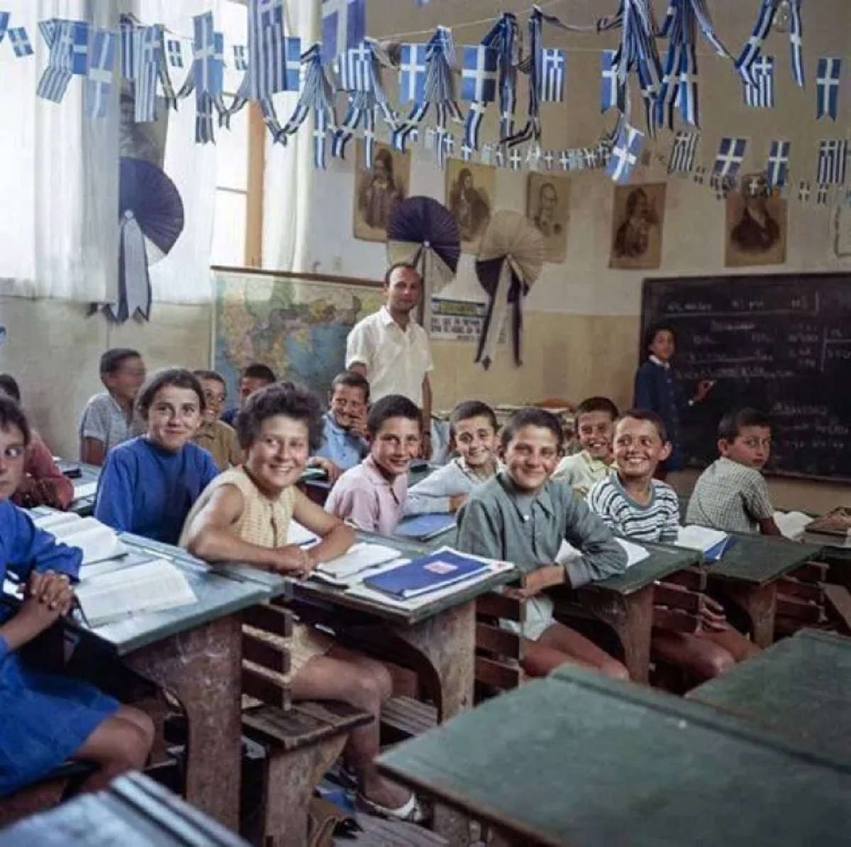 Γιατί τα παράθυρα στις σχολικές αίθουσες μπαίνουν αριστερά των μαθητών