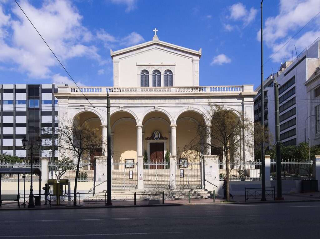 Καθολικός Καθεδρικός Ναός Αγίου Διονυσίου Αρεοπαγίτη στην Πανεπιστημίου | Η ιστορία