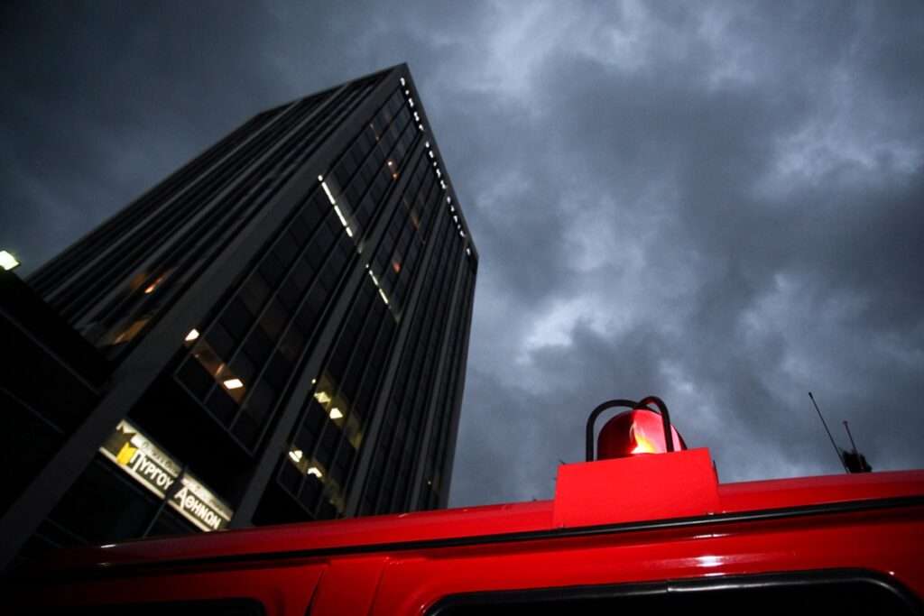 Γιατί η Αθήνα δεν έχει ψηλούς ουρανοξύστες